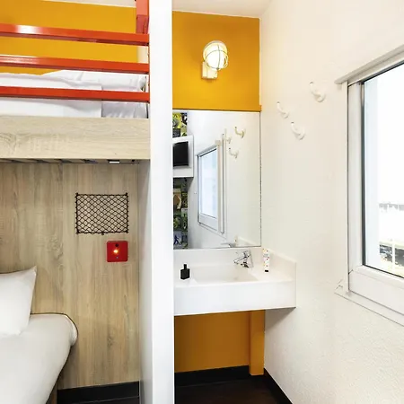 Hotelf1 Est La Beaujoire ナント